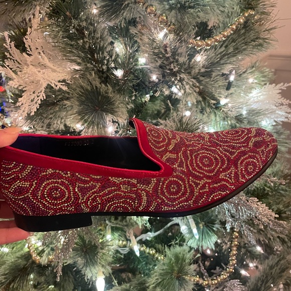 Red Suede Rhinestones Slip on Fiesso - Picture 2 of 9